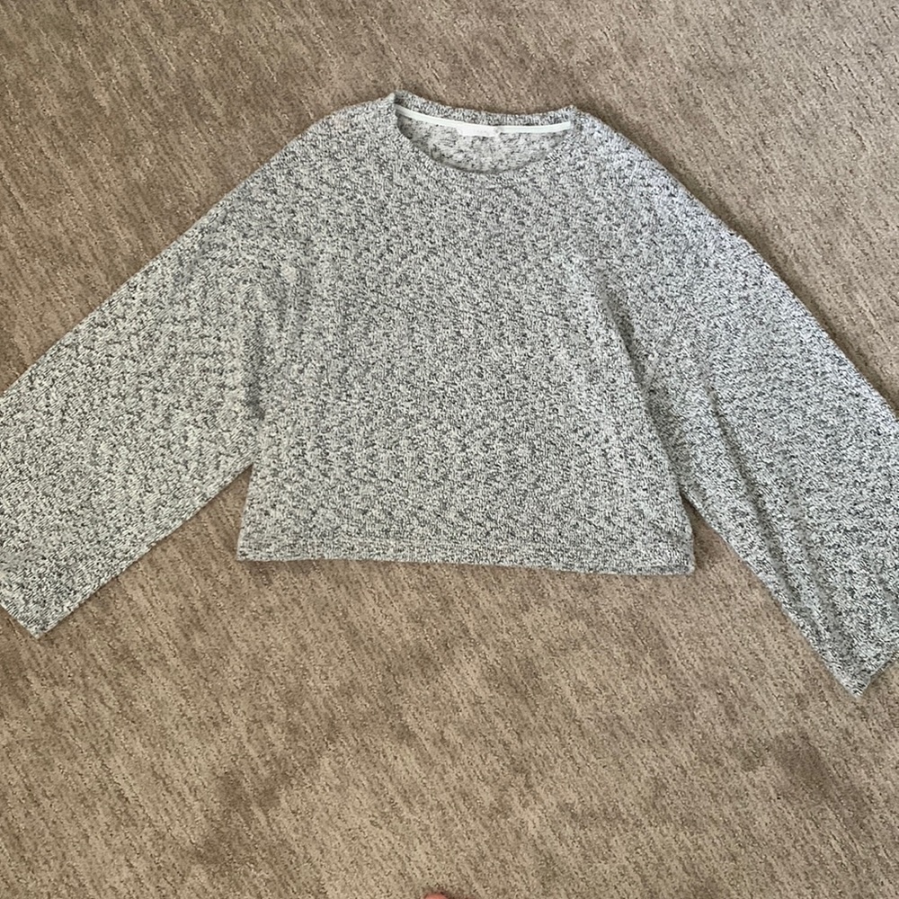 Black/white cropped Wide sleeve sweater